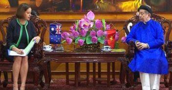 Làm gì để bảo vệ “Quốc Phục” Việt Nam?